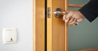 Установка дверей Богородицк цена от 1374 руб.